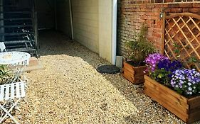 1 Bedroom Modern Duplex