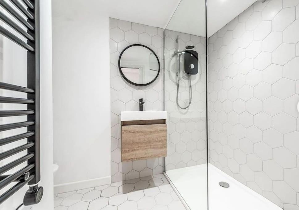 1 Bedroom Modern Duplex Southampton Exterior photo